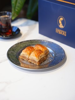CEVİZLİ BAKLAVA