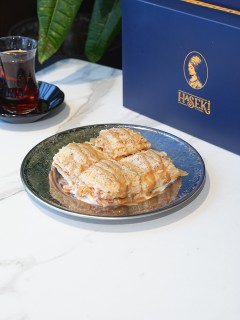 TAHİNLİ CEVİZLİ SOĞUK BAKALAVA